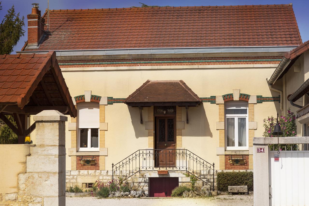 Gasthaus Domaine Gille Comblanchien Exterior foto